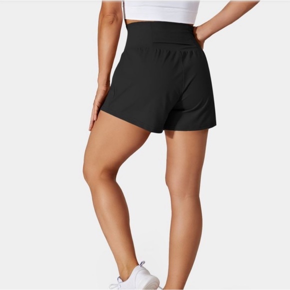 HALARA Women's Black Athletic Shorts - SIZE 8 - Picture 2 of 8